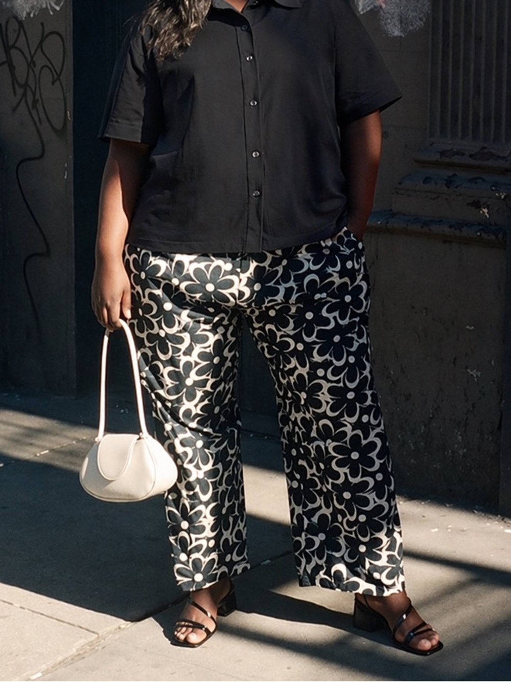 WRAY Wide Leg Pull On Luna Pant in Ink Daisy 100% Cotton